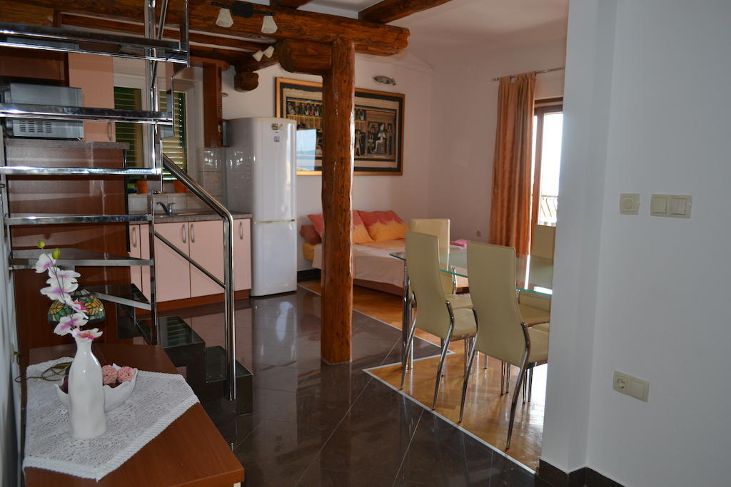 Apartments Karlo Omis Ngoại thất bức ảnh