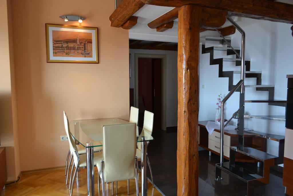 Apartments Karlo Omis Phòng bức ảnh