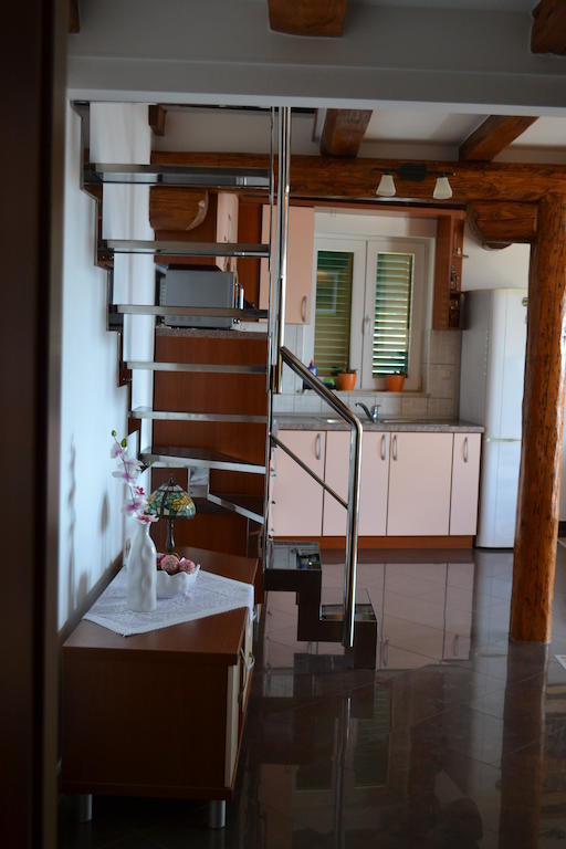 Apartments Karlo Omis Ngoại thất bức ảnh